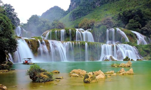 Tour Pác Bó - Thác Bản Giốc - Động Ngườm Ngao - Hồ Ba Bể - Đền Đuổm