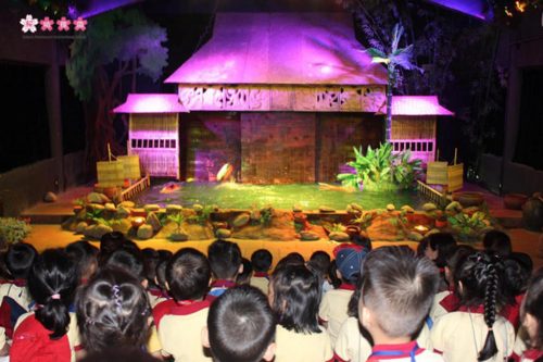 Tour Giáo dục: Chủ đề trẻ em với Nghệ thuật - Sân khấu