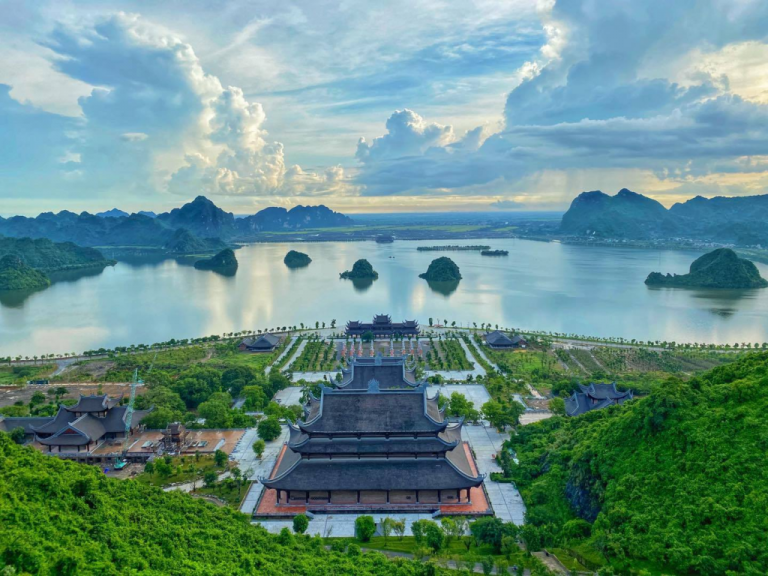 Tour Tâm linh: Chùa Hương - Chùa Tam Chúc