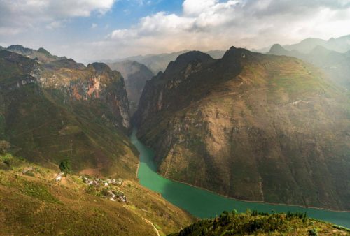 Tour Hà Giang: Cao nguyên đá Đồng Văn - Sông Nho Quế - Du Già