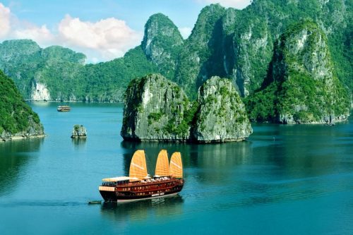 Tour Miền Bắc: Ninh Bình - Du Thuyền Hạ Long - Sapa - Fansipan
