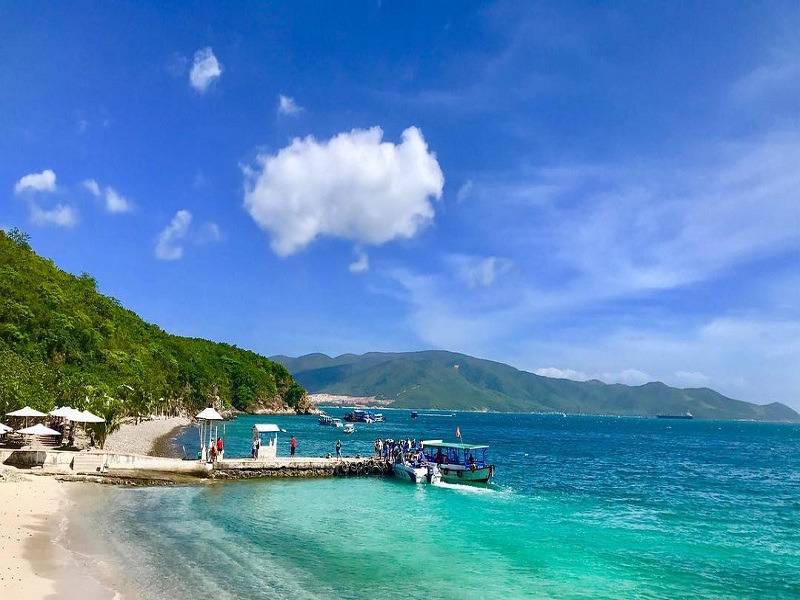 Bãi Tranh Nha Trang - Thiên đường biển độc lạ hút khách