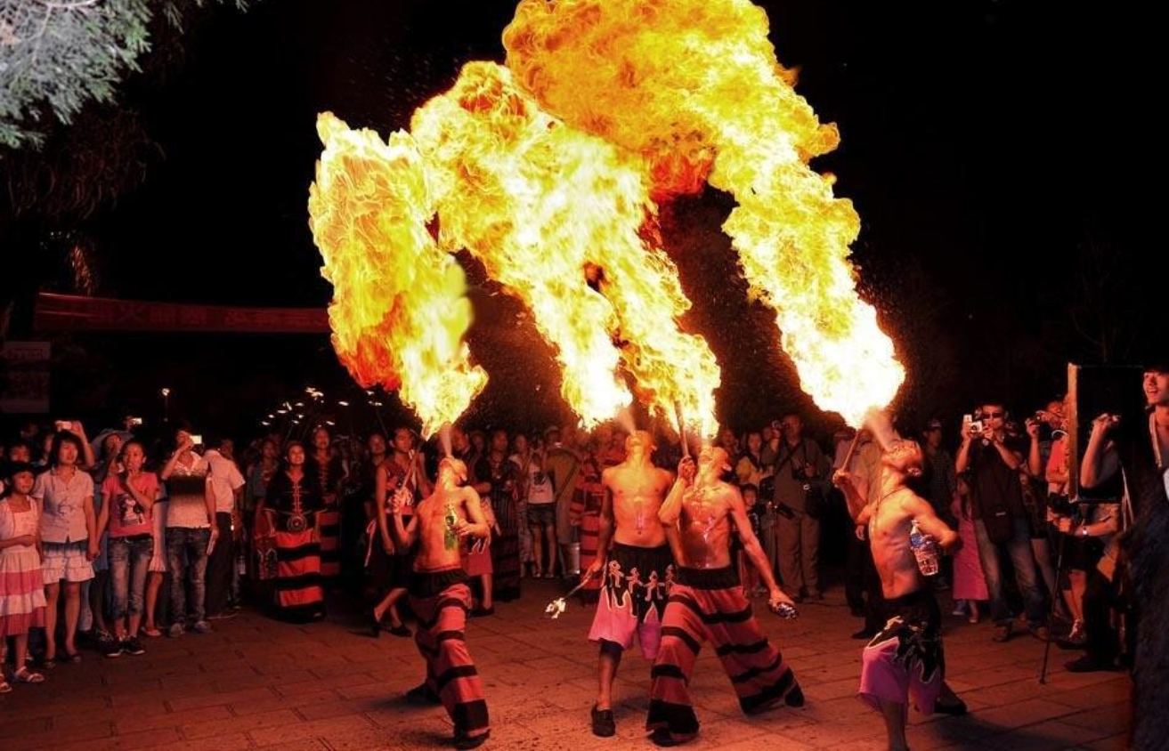 Lễ hội đuốc người Di - Tour du lịch Vân Nam Trung Quốc