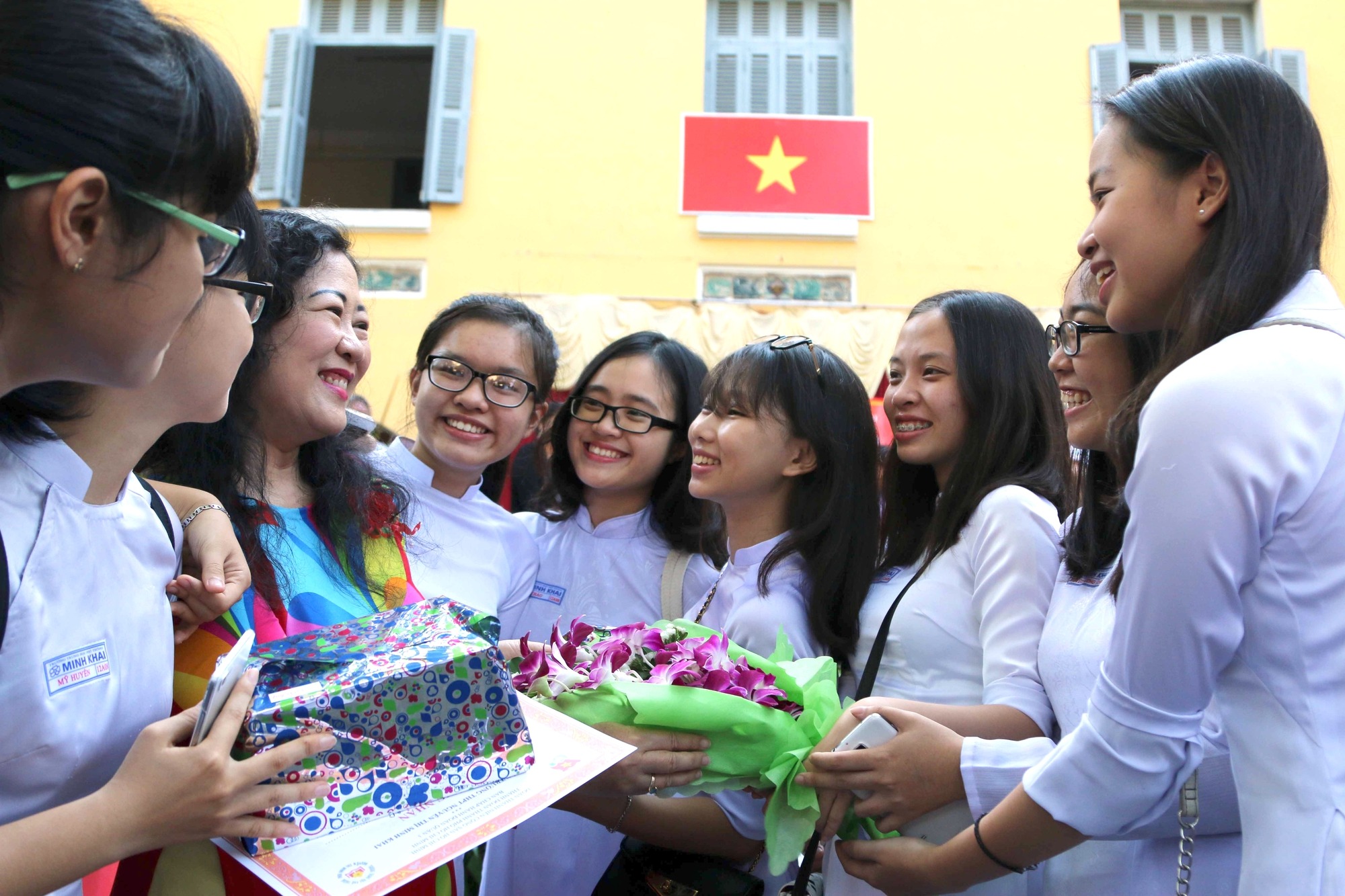 Mừng ngày Nhà giáo Việt Nam 20/11 - Lịch sử và Ý nghĩa - 24H Travel