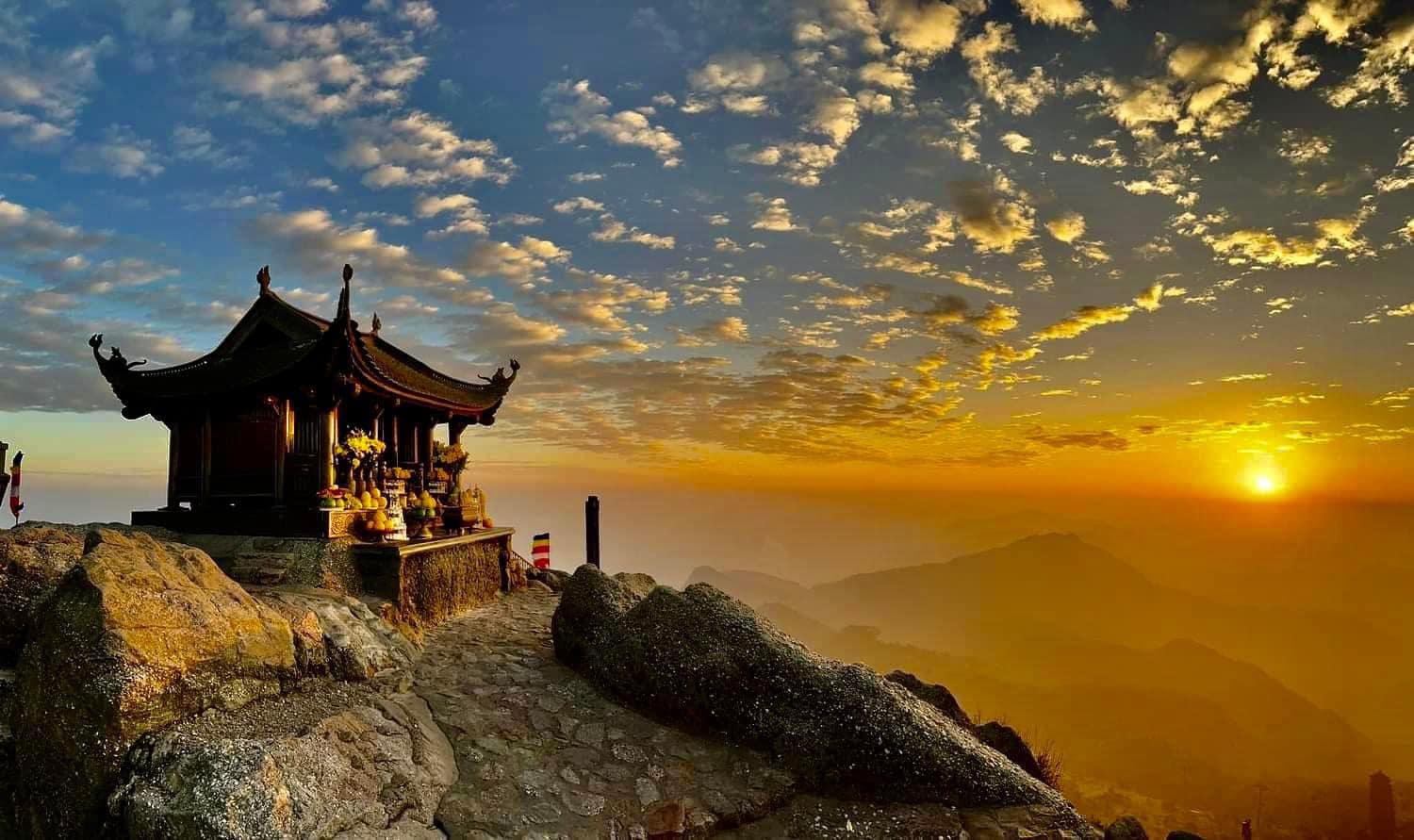 Chùa Yên Tử - Tour Hạ Long 3 ngày 2 đêm - 24H Travel