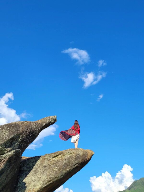 Check-in tuyệt tác Mỏm Cá Heo Tà Xùa giữa biển mây Tây Bắc - Tour săn mây Tà Xùa